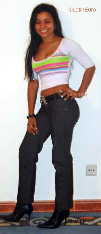 Date this happy Brazil girl Viviane from FORTALEZA B2340