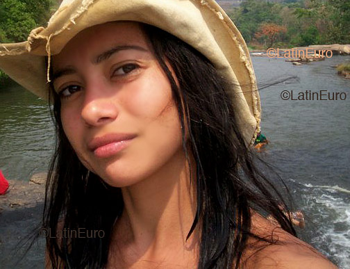 Date this sultry Brazil girl Geizimar from  B2393