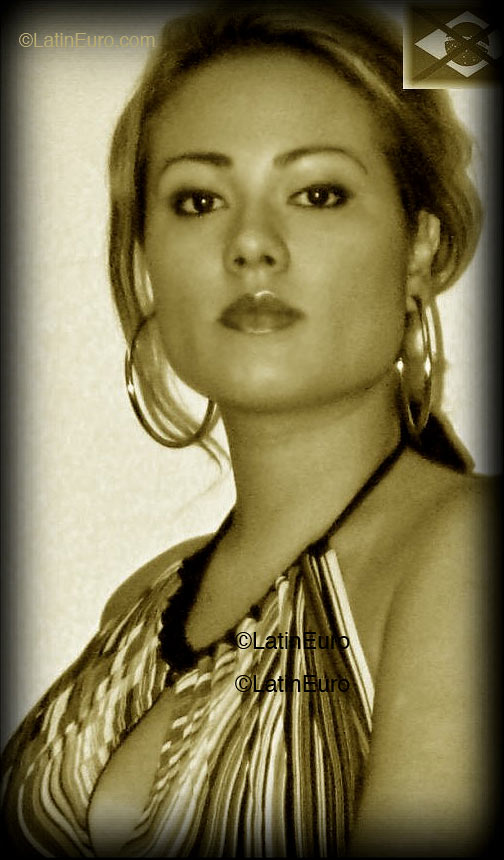 Date this lovely Brazil girl Carolina from Santos B1596