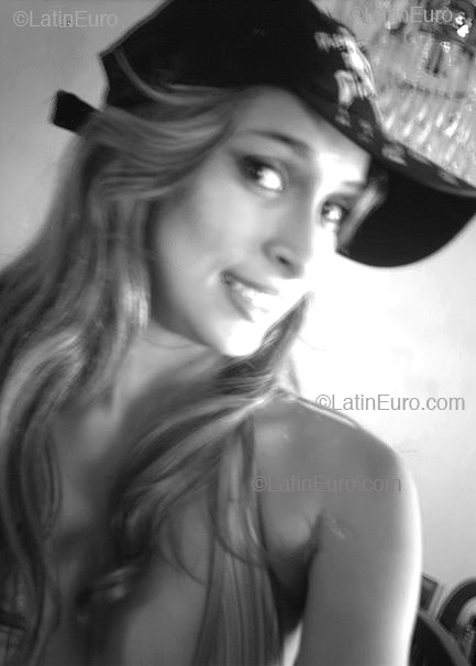 Date this beautiful Brazil girl Davidhia from RECIFE B2448