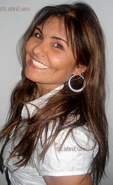 Date this exotic Brazil girl Maria from Curitiba B2496
