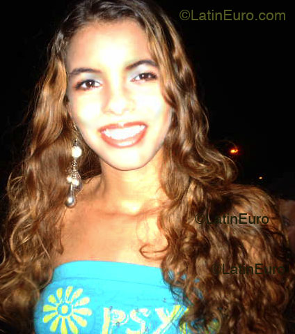 Date this nice looking Brazil girl Deise from SAO PAULO B2511