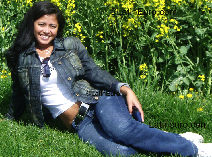 Date this stunning Brazil girl Lucia from Manaus B2522