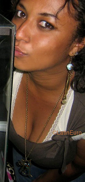 Date this happy Brazil girl Leticia from COTIA B2529