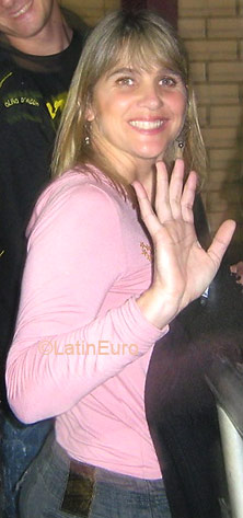 Date this charming Brazil girl Kary from SOMBRIO B2581