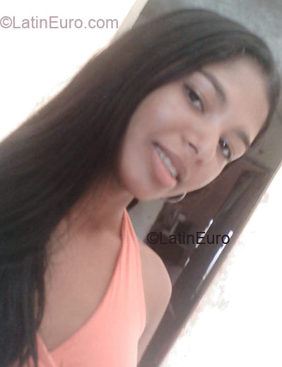 Date this georgeous Brazil girl Tayslane- from BACABAL B2582