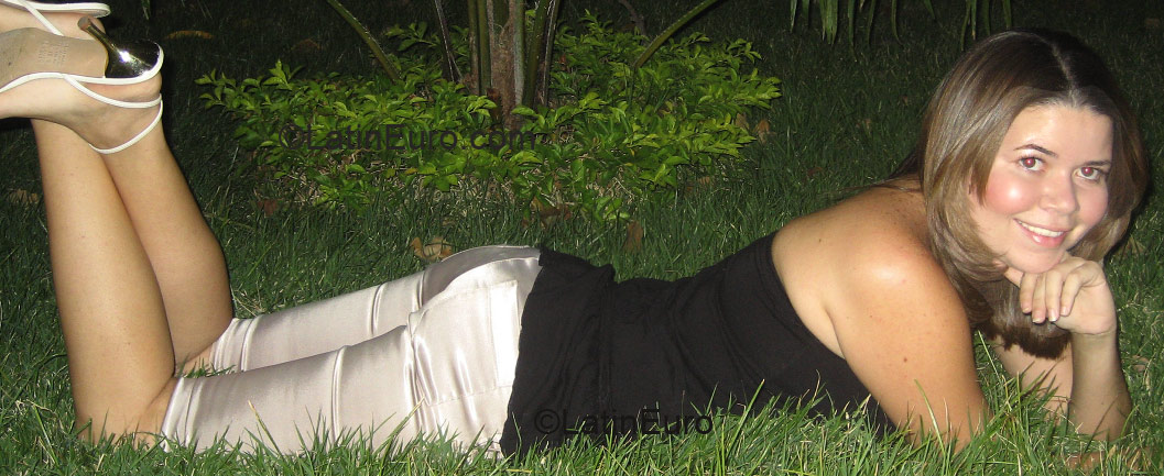 Date this sensual Brazil girl Paula from SOUSA B1000