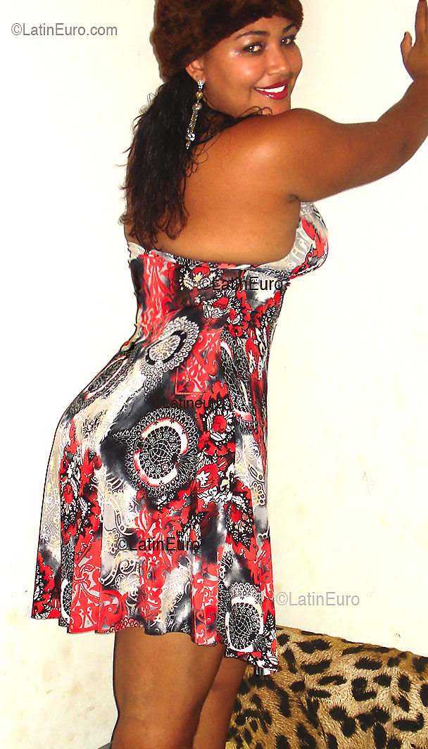 Date this lovely Brazil girl Thalita from MANTENA B2624