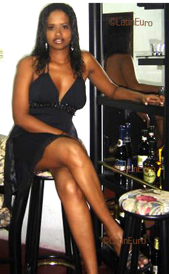 Date this good-looking Brazil girl Ildecarmem from HORIZONTE B2639