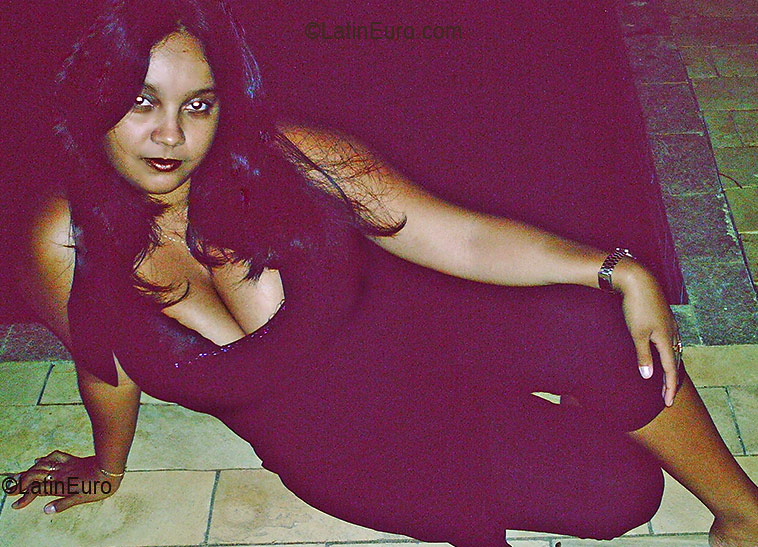 Date this passionate Brazil girl Vania from GOVERNADOR VALADARES B2696