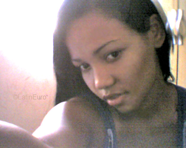 Date this gorgeous Brazil girl Aline from MANAUS B2715