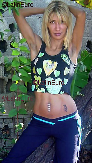 Date this attractive Brazil girl Sueli from SAO PAULO B2719