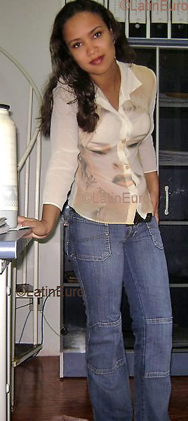 Date this beautiful Brazil girl Francilene from CACADOR B2722