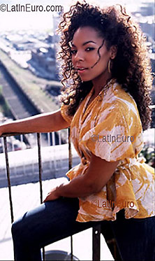 Date this hot Brazil girl Sarah from SAO PAULO B2738