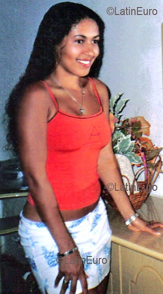 Date this attractive Brazil girl Vani from CAMACAN B2782