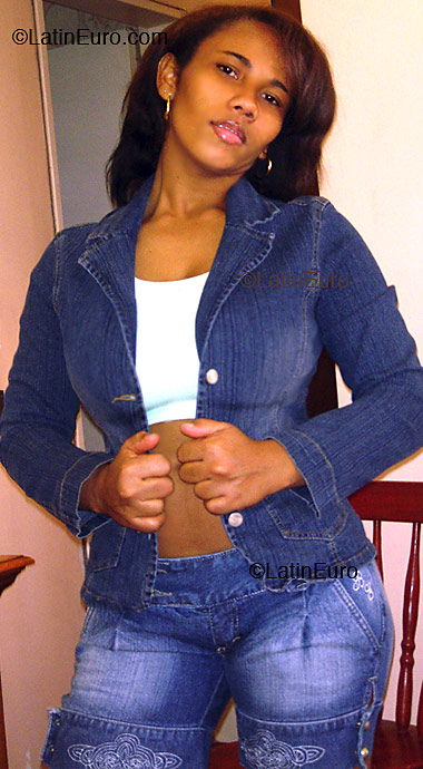 Date this sultry Brazil girl Sandra from BRASILIA B2895