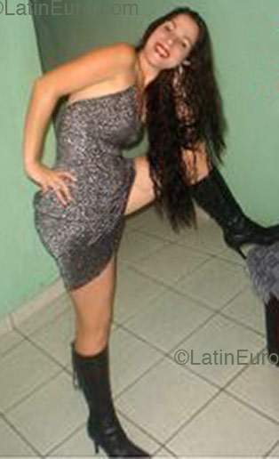 Date this nice looking Brazil girl Cleidimar from IPATINGA B2901