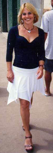 Date this hot Brazil girl Aparecida from CARATINGA B2908