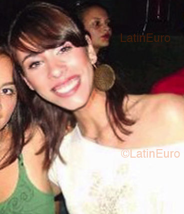 Date this delightful Brazil girl Tais from CURITIBA B2910