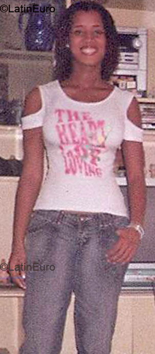 Date this hot Brazil girl Milena from SALVADOR B2920