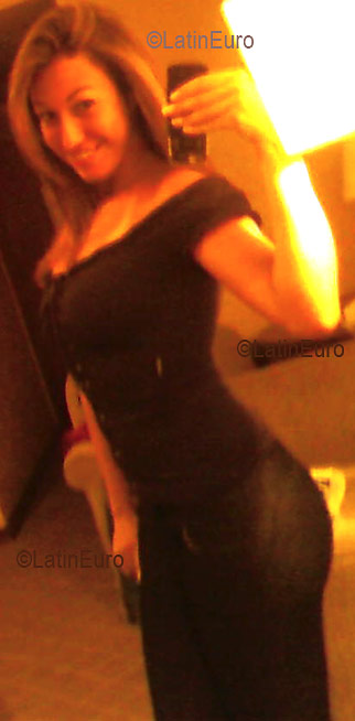 Date this tall Brazil girl Rachel from  B3006