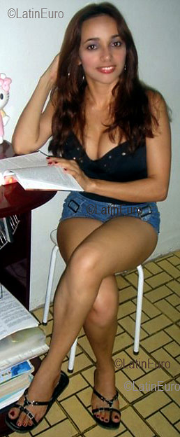 Date this voluptuous Brazil girl Anaclecia from MACEIO B3007