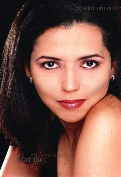 Date this charming Brazil girl Luciane from SAO PAULO B3029