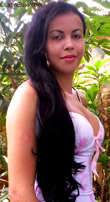 Date this gorgeous Brazil girl Wecila from MARABA B3036