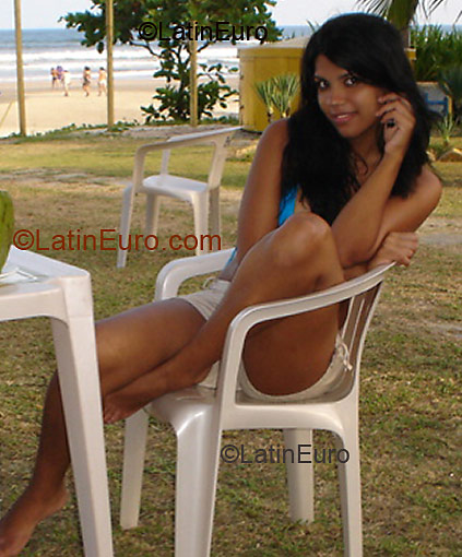 Date this good-looking Brazil girl Michelle from PRAIA GRANDE B3039