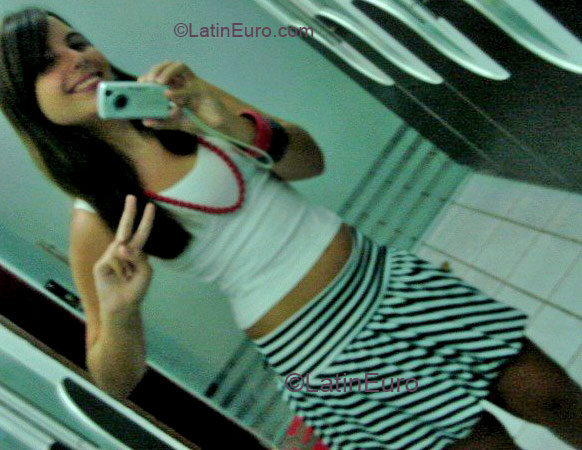 Date this passionate Brazil girl Kelcy from  B3055