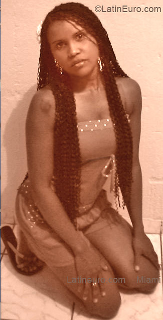 Date this beautiful Brazil girl Roselea from VILA VELHA B3067