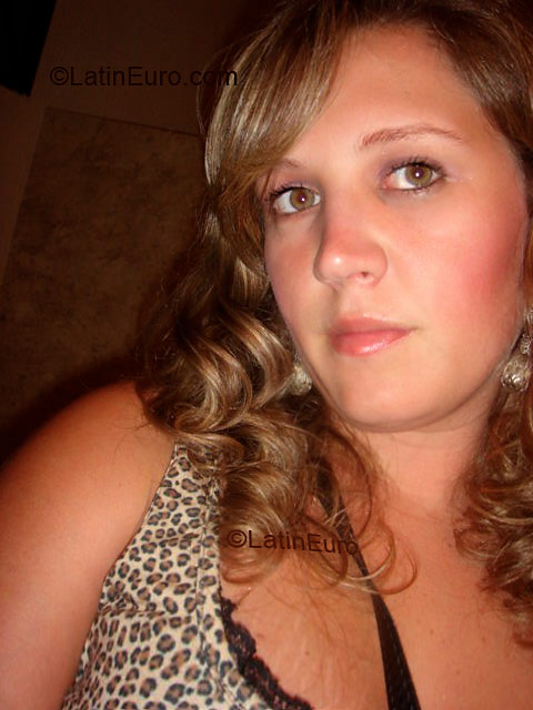 Date this georgeous Brazil girl Driele from INDAIATUBA B3070