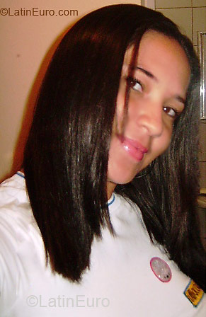 Date this stunning Brazil girl Carmen from TERESINA B3071