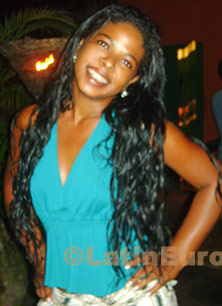 Date this pretty Brazil girl Francysmara from Itabela B308