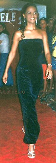 Date this passionate Brazil girl Daianne from  B3200