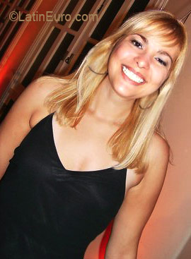 Date this attractive Brazil girl Nadieje from BELO HORIZONTE B3211