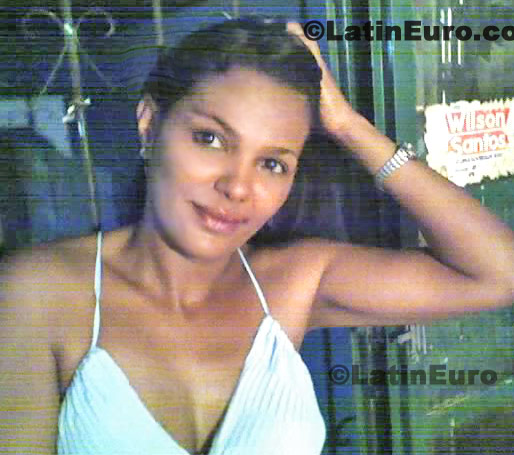Date this sultry Brazil girl Sheila from Cuiaba B321