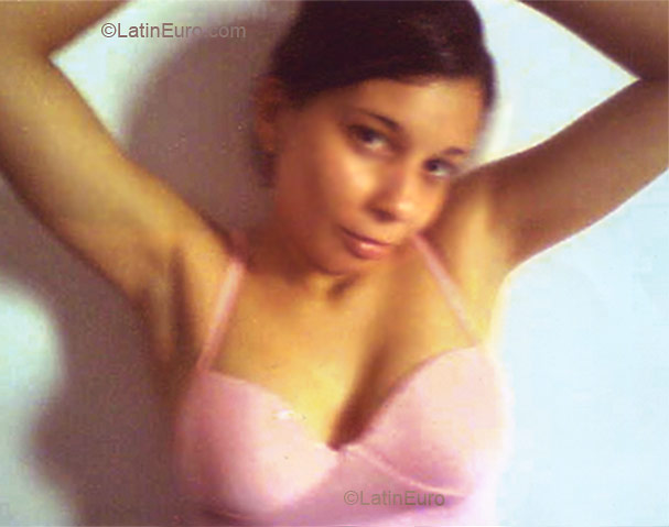 Date this stunning Brazil girl Thatiana from SAO VICENTE B3241
