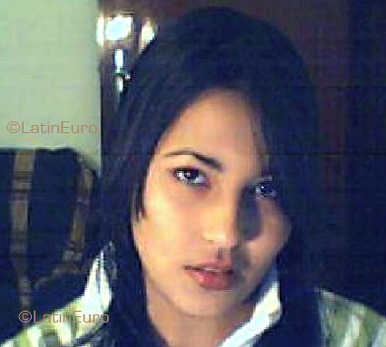 Date this cute Brazil girl Emanuele from IPATINGA B3442