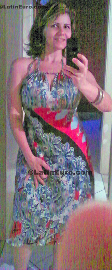 Date this foxy Brazil girl Maria from Vitoria B345