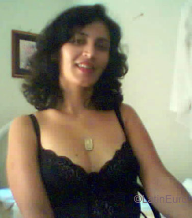 Date this charming Brazil girl Sara from FLORIANO B3584