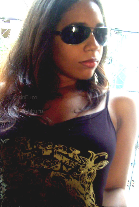 Date this good-looking Brazil girl Fernanda- from SALVADOR B3591