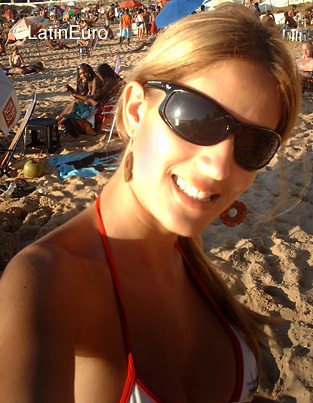 Date this beautiful Brazil girl Fernanda from BARUERI B3683