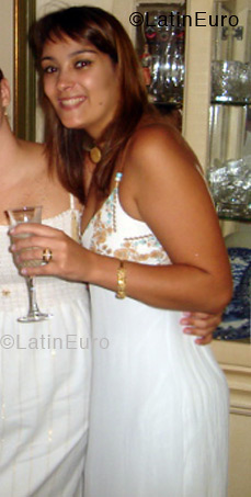 Date this fun Brazil girl Paula from UBERLANDIA B3751