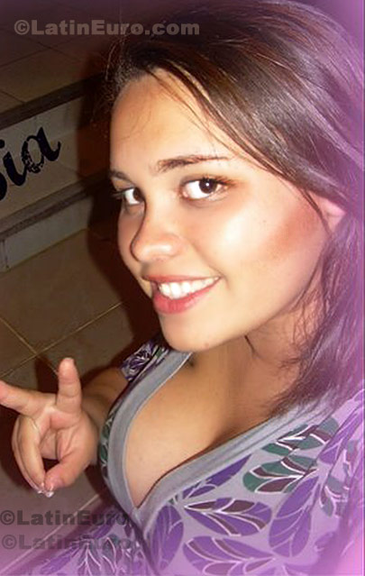 Date this hard body Brazil girl Ana from Belford Roxo B387