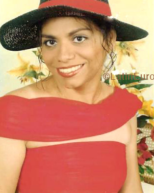 Date this nice looking Brazil girl Raquel from TERESINA B3902