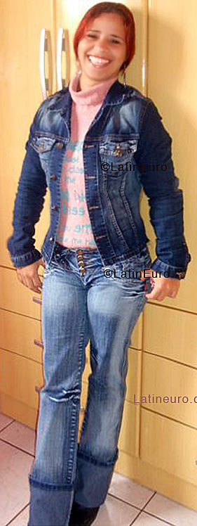 Date this gorgeous Brazil girl Evelin from SAO PAULO B3932