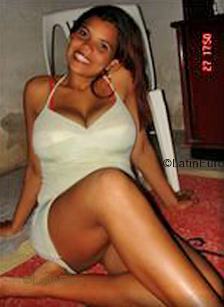 Date this happy Brazil girl Michelle from  B3965