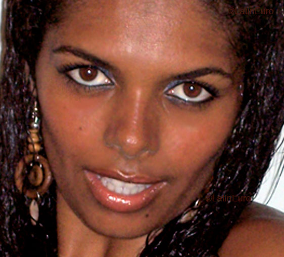Date this cute Brazil girl Edvania Maria from RECIFE B4000