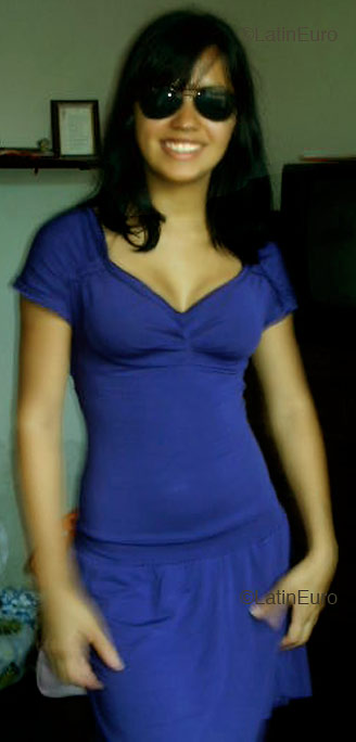 Date this gorgeous Brazil girl Aurea from BELO HORIZONTE B4047